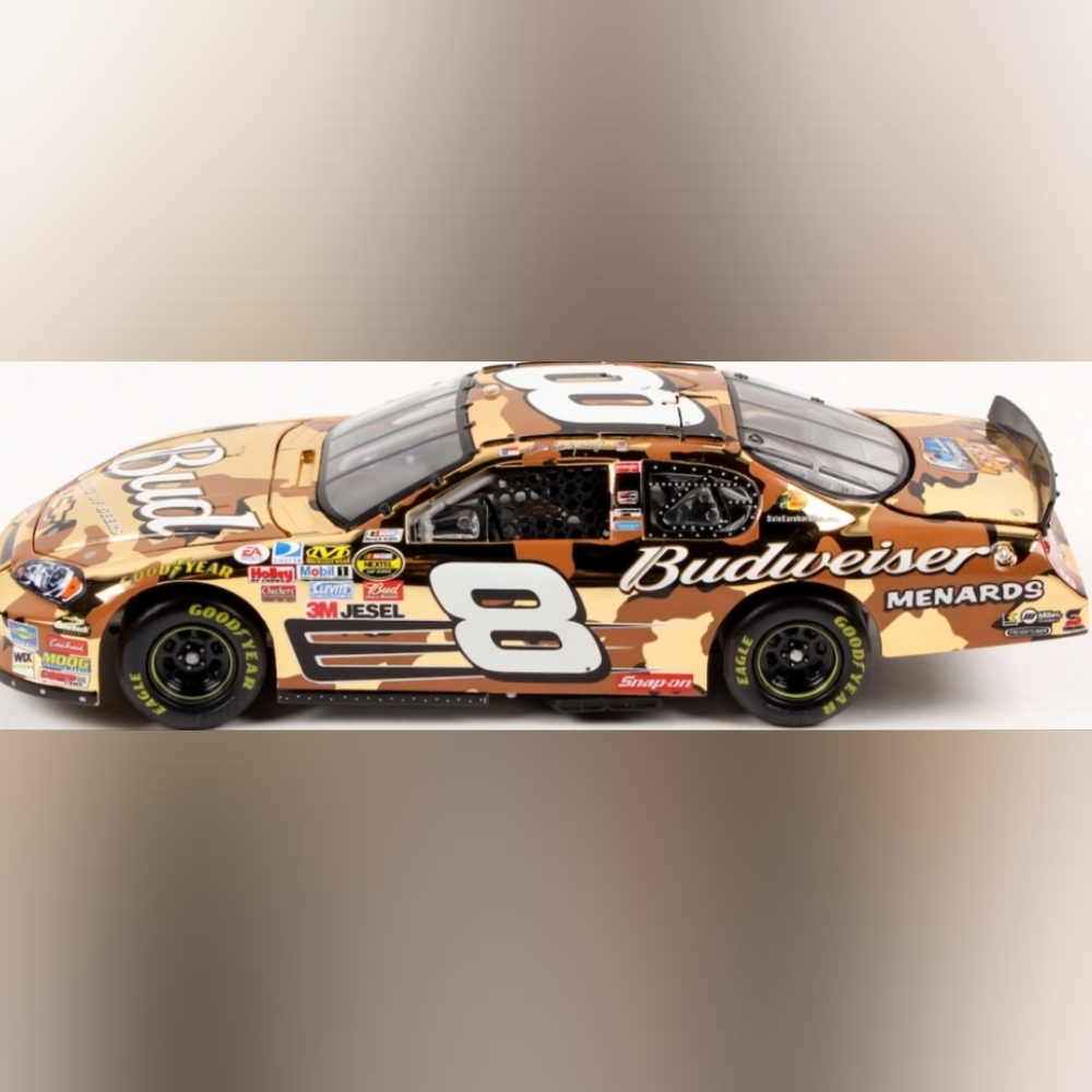 Dale Earnhardt Jr. #8 Budweiser Camo 2007 Chevrolet Monte Caro SS 1:24 LE Diecas